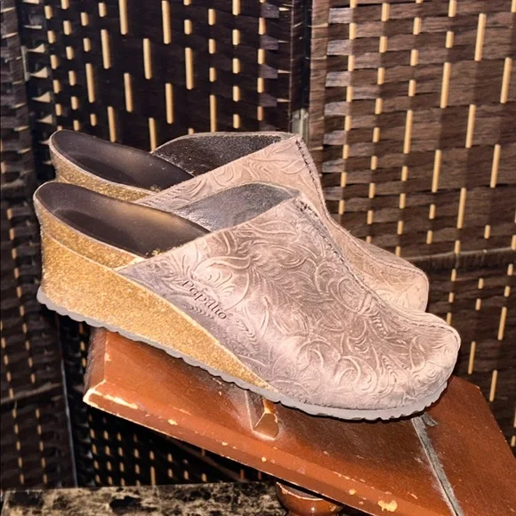 Papillio by Birkenstock Brown Embossed Slip-On Shoes size 7 - Picture 7 of 13